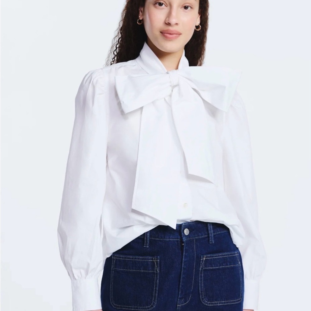 Elegant White Bow-Front Cotton Blouse